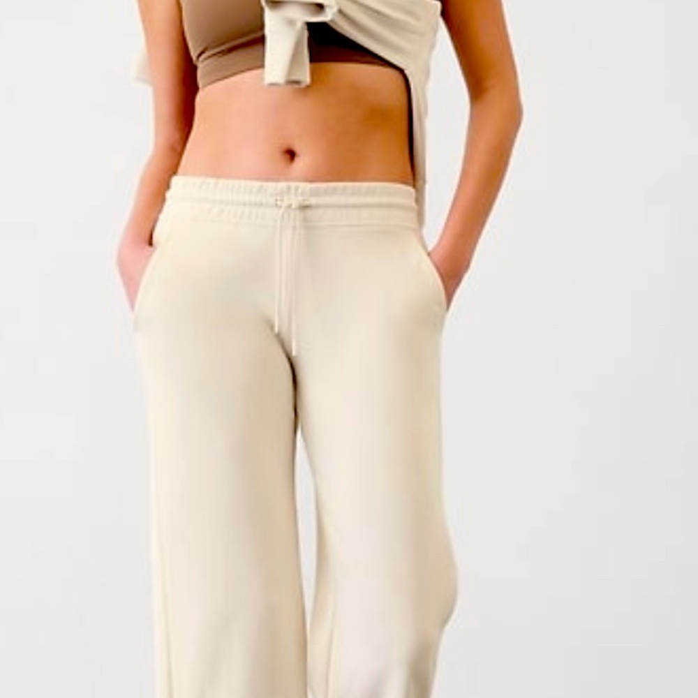 Athleta Seasoft mid rise straight leg cropped pants, size large